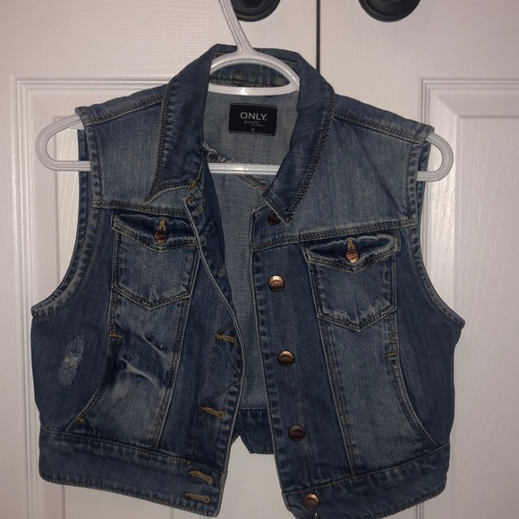 Cropped jean jacket - Picture 1 of 6